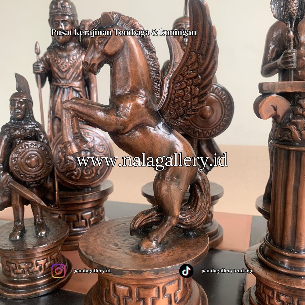 Miniatur Patung Tembaga